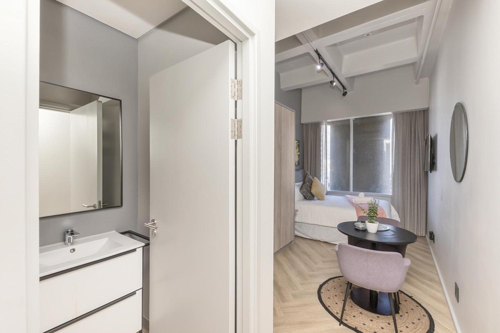 One Thibault Studio Hotel And Apartments 开普敦 外观 照片